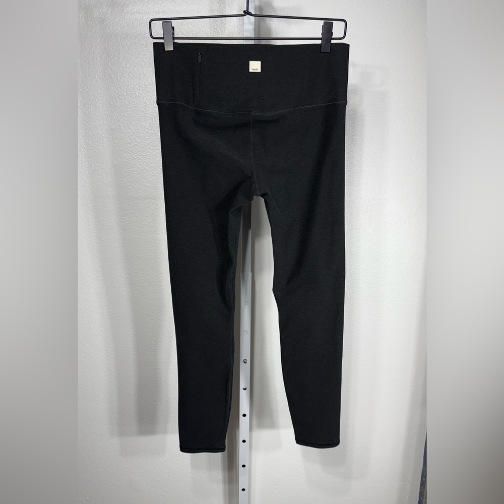 Vuori Clean Elevation Legging Black Heather VW444 Size Large 25” Inseam - Picture 3 of 7